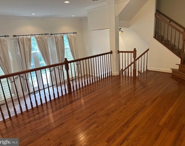 21844 Ladyslipper Square - Photo Thumbnail 9