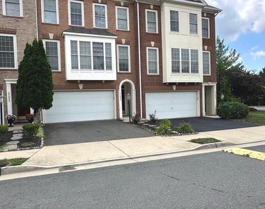 21844 Ladyslipper Square - Photo Thumbnail 36