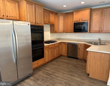 21844 Ladyslipper Square - Photo Thumbnail 1
