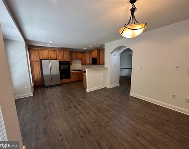 21844 Ladyslipper Square - Photo Thumbnail 2