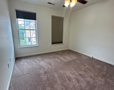 21844 Ladyslipper Square - Photo Thumbnail 17