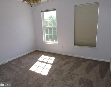 21844 Ladyslipper Square - Photo Thumbnail 15