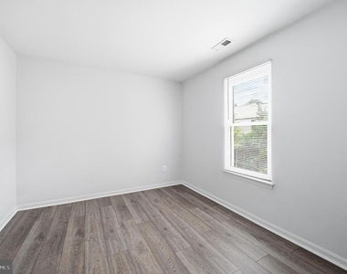 10609 Oxford Court - Photo Thumbnail 37