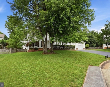 10609 Oxford Court - Photo Thumbnail 57