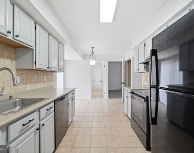 10609 Oxford Court - Photo Thumbnail 38