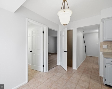 10609 Oxford Court - Photo Thumbnail 25
