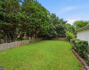 10609 Oxford Court - Photo Thumbnail 54