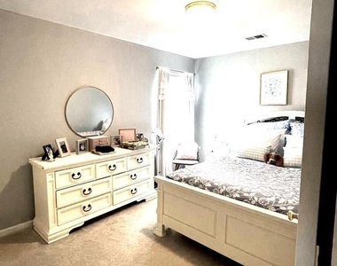 20411 Middlebury Street - Photo Thumbnail 14