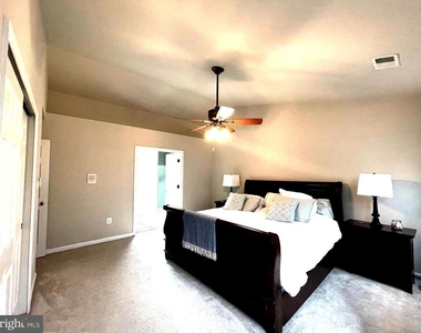 20411 Middlebury Street - Photo Thumbnail 5