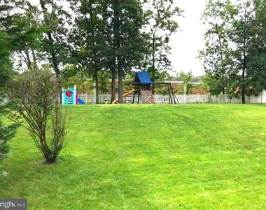 20411 Middlebury Street - Photo Thumbnail 30