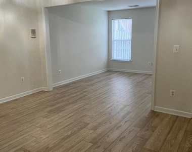 43004 Center Street - Photo Thumbnail 8