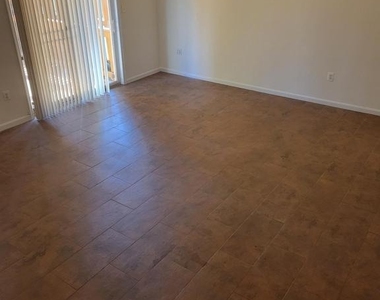43799 Maison Blanc Square - Photo Thumbnail 14