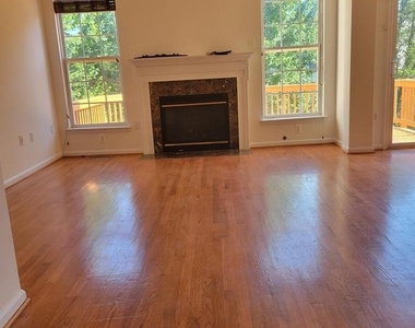 43799 Maison Blanc Square - Photo Thumbnail 2