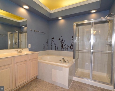 43799 Maison Blanc Square - Photo Thumbnail 9