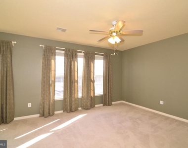 43799 Maison Blanc Square - Photo Thumbnail 7