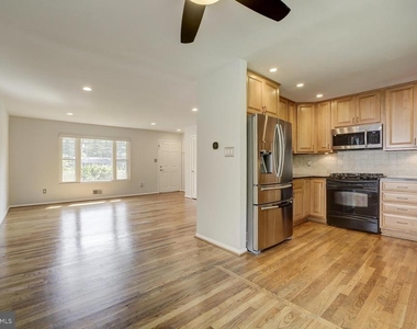 8112 Karl Road - Photo Thumbnail 9