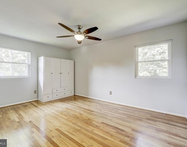 8112 Karl Road - Photo Thumbnail 10
