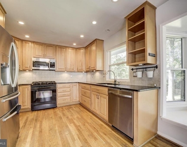 8112 Karl Road - Photo Thumbnail 5