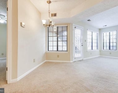 6039 Curtier Drive - Photo Thumbnail 13