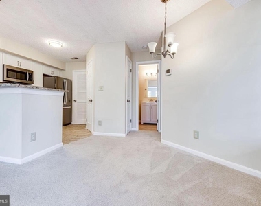 6039 Curtier Drive - Photo Thumbnail 15