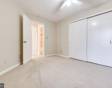 6039 Curtier Drive - Photo Thumbnail 8