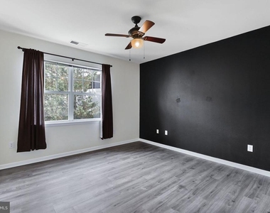 12925 Centre Park Circle - Photo Thumbnail 15