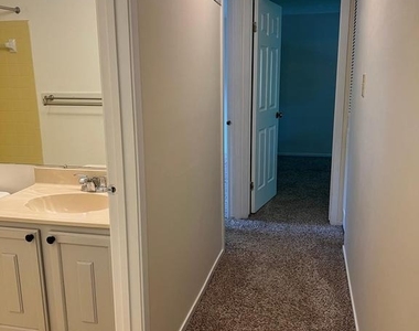 12205 Parkstream Terrace - Photo Thumbnail 41