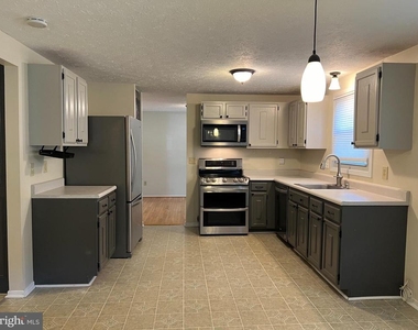 12205 Parkstream Terrace - Photo Thumbnail 19