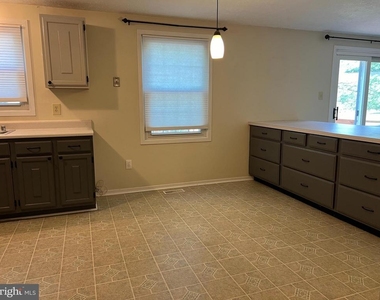 12205 Parkstream Terrace - Photo Thumbnail 15