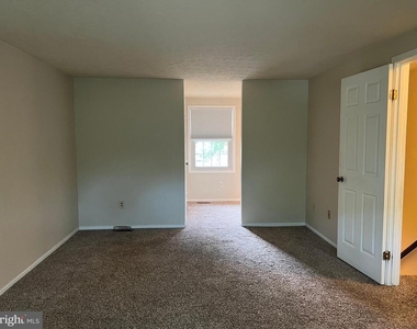 12205 Parkstream Terrace - Photo Thumbnail 33