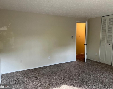 12205 Parkstream Terrace - Photo Thumbnail 48
