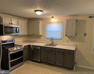12205 Parkstream Terrace - Photo Thumbnail 14