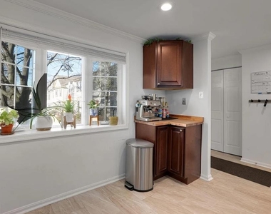 7680 Wolford Way - Photo Thumbnail 8