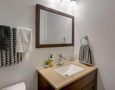 7680 Wolford Way - Photo Thumbnail 20