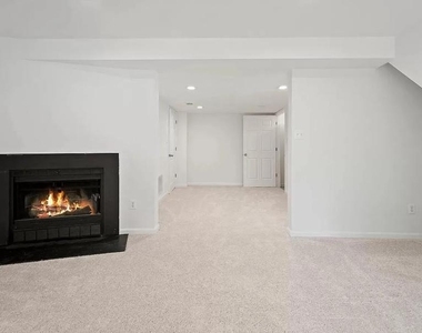 7680 Wolford Way - Photo Thumbnail 17