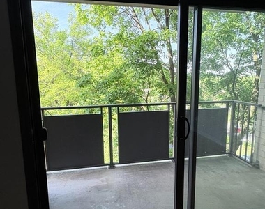 6001 Arlington Boulevard - Photo Thumbnail 9