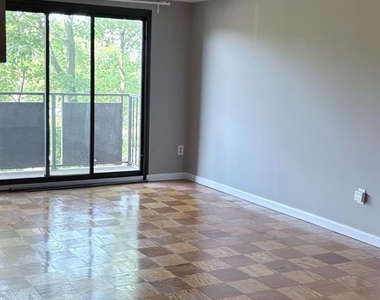 6001 Arlington Boulevard - Photo Thumbnail 1