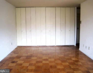 6001 Arlington Boulevard - Photo Thumbnail 11