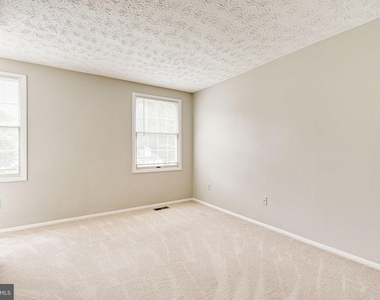 3381 Monarch Lane - Photo Thumbnail 43