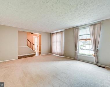 3381 Monarch Lane - Photo Thumbnail 7