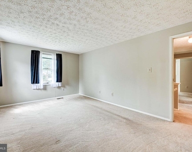 3381 Monarch Lane - Photo Thumbnail 30