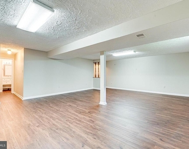 3381 Monarch Lane - Photo Thumbnail 46