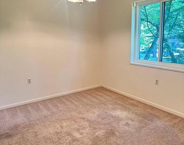 1441 Northgate Square - Photo Thumbnail 11