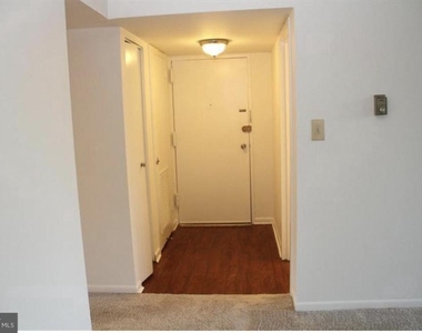 1441 Northgate Square - Photo Thumbnail 1