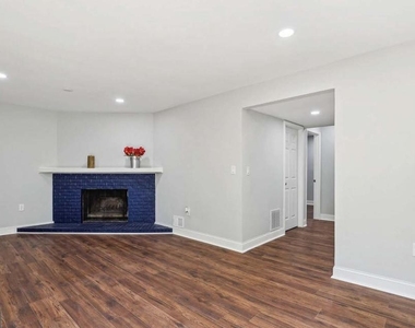 7081 Leewood Forest Drive - Photo Thumbnail 14