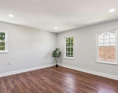 7081 Leewood Forest Drive - Photo Thumbnail 6