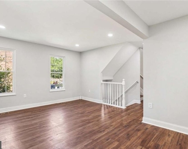 7081 Leewood Forest Drive - Photo Thumbnail 4