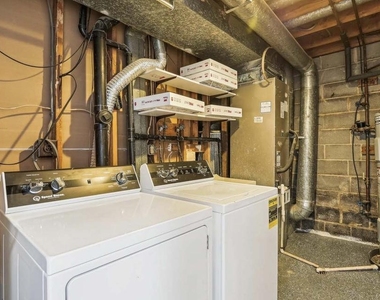7081 Leewood Forest Drive - Photo Thumbnail 16