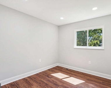 7081 Leewood Forest Drive - Photo Thumbnail 9