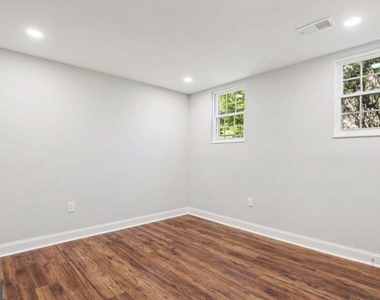 7081 Leewood Forest Drive - Photo Thumbnail 12